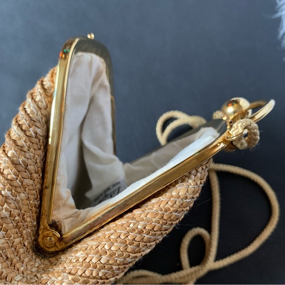 v i n t a g e :: La Regale Woven Wicker Purse Crossbody - Picture 7 of 12